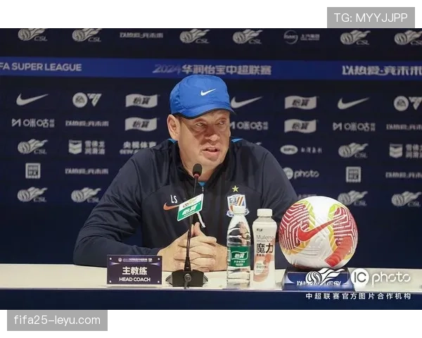 新星对决闪耀赛场：阿什拉夫与特林康交锋彰显足球未来竞争力