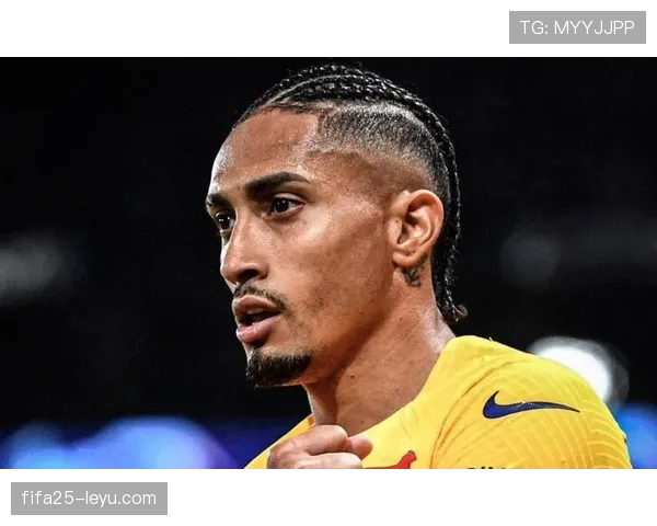 拉菲尼亚双脚技巧惊艳全场,球队状态回暖引关注 拉菲尼亚双脚技巧惊艳全场,球队状态回暖引关注