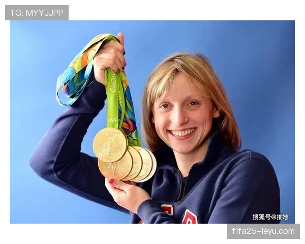 凯蒂·莱德基凌晨四点泡在泳池，这自律谁顶得住啊