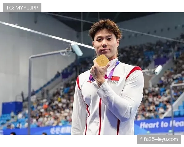 覃海洋穿得比明星还奢侈，这价码我看着都心慌